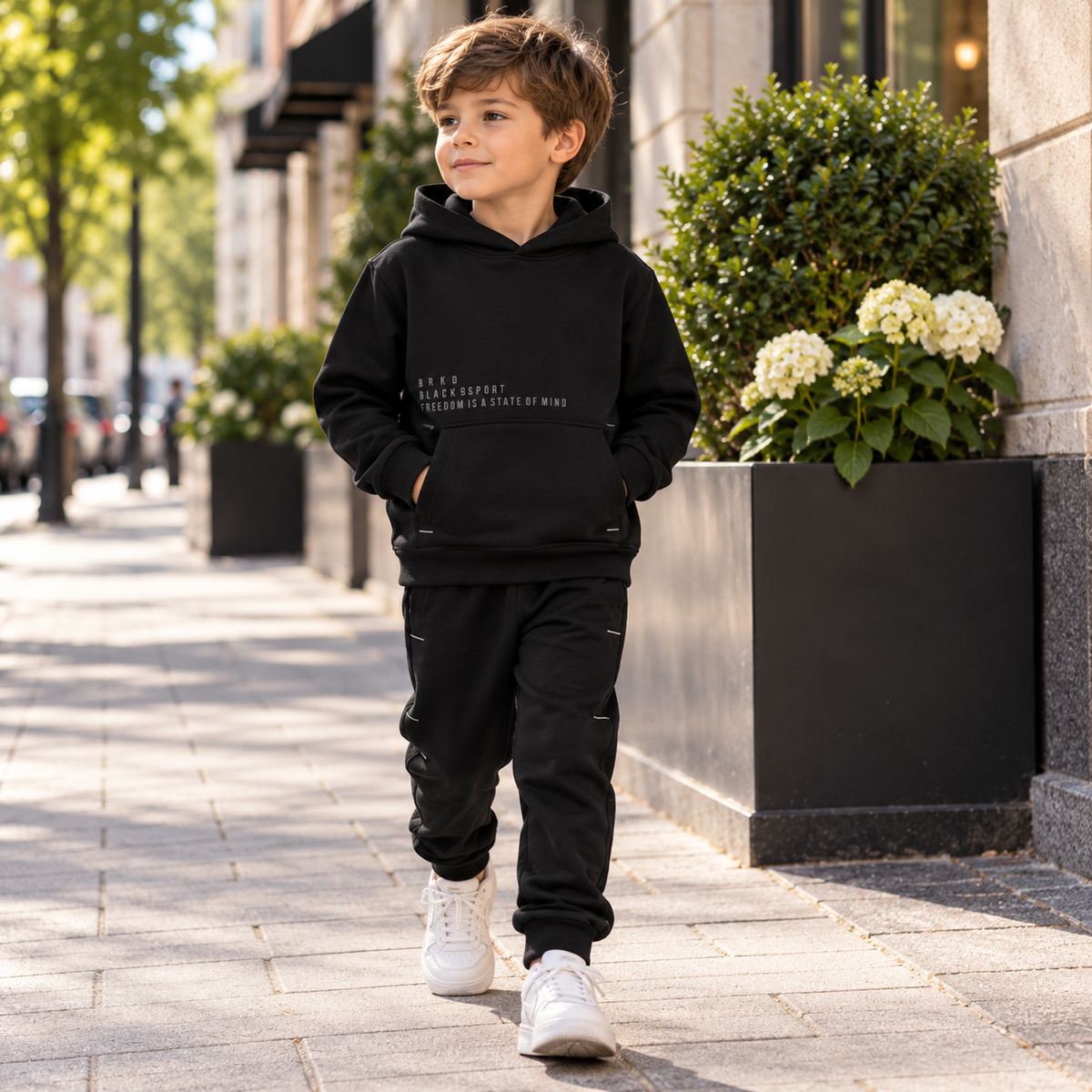 Warm Black Boys’ Outfit / 6Y