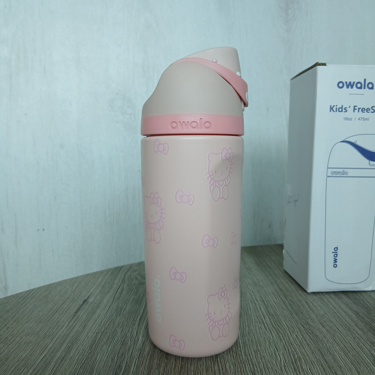 Pink Hello Kitty 480ml water bottle design product photo