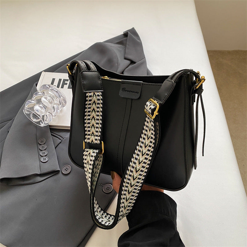 Women's Bucket Bag, Crossbody, Versatile Single Shoulder , Large Capacity, Square Bucket, New Fashion