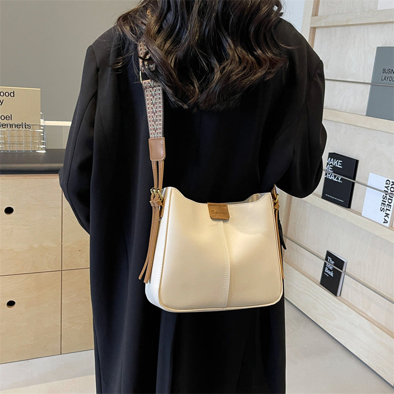 Women's Bucket Bag, Crossbody, Versatile Single Shoulder , Large Capacity, Square Bucket, New Fashion