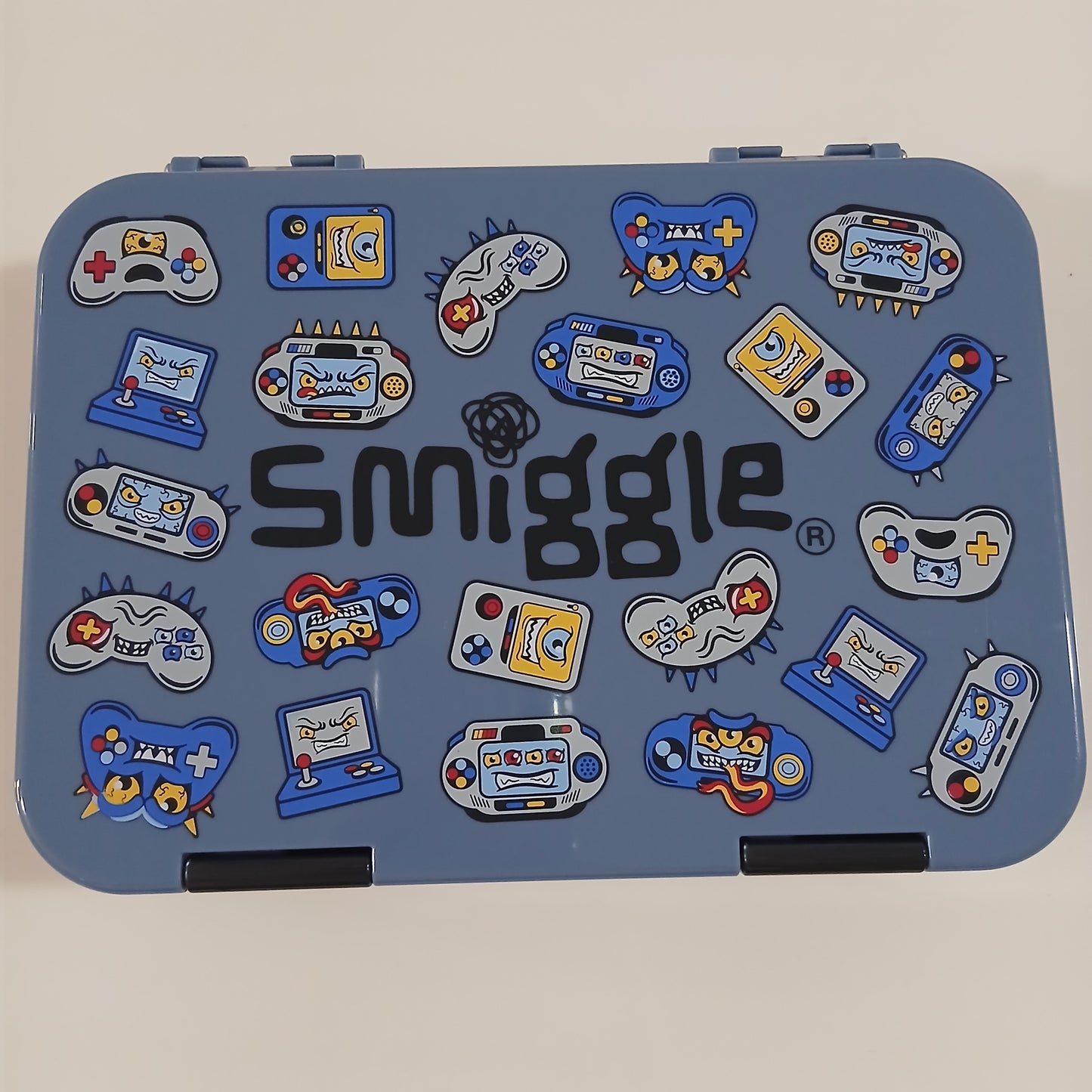 Amazing Smiggle Bento Lunch Box Game Design 21x15x4.5