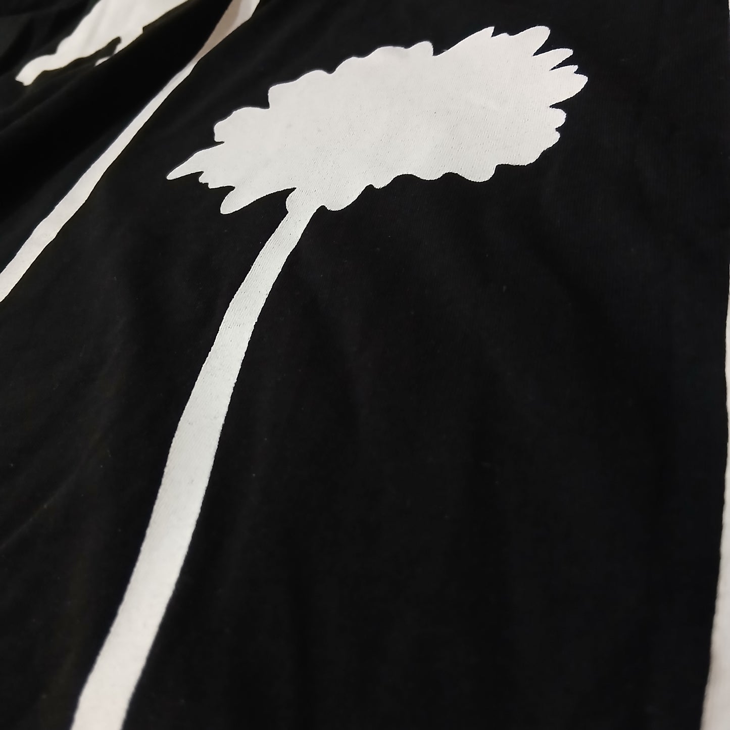 T-shirt Black Spring Design Size Medium