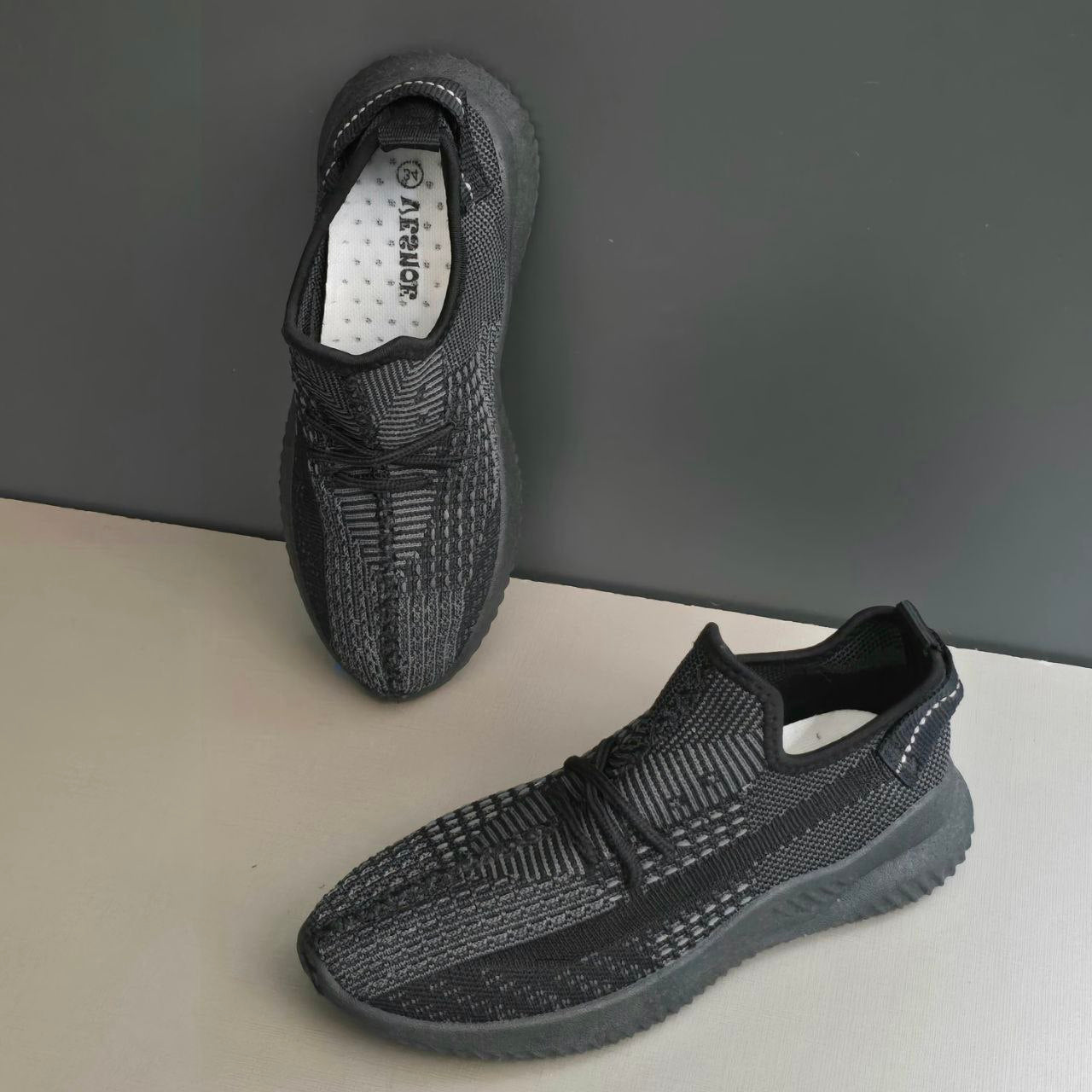 Sneakers Black For Kids Size 34