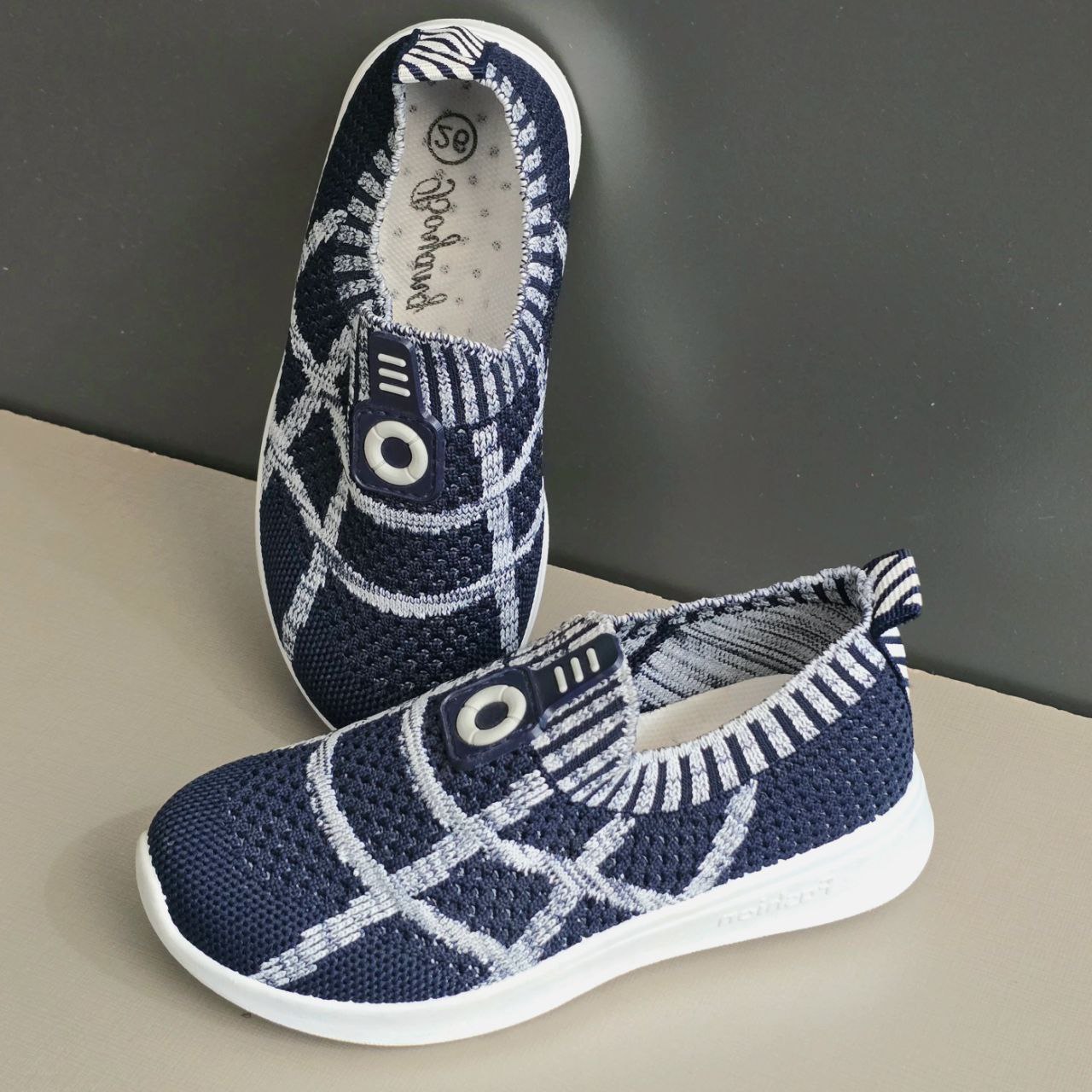 Sneakers For Kids Size 26