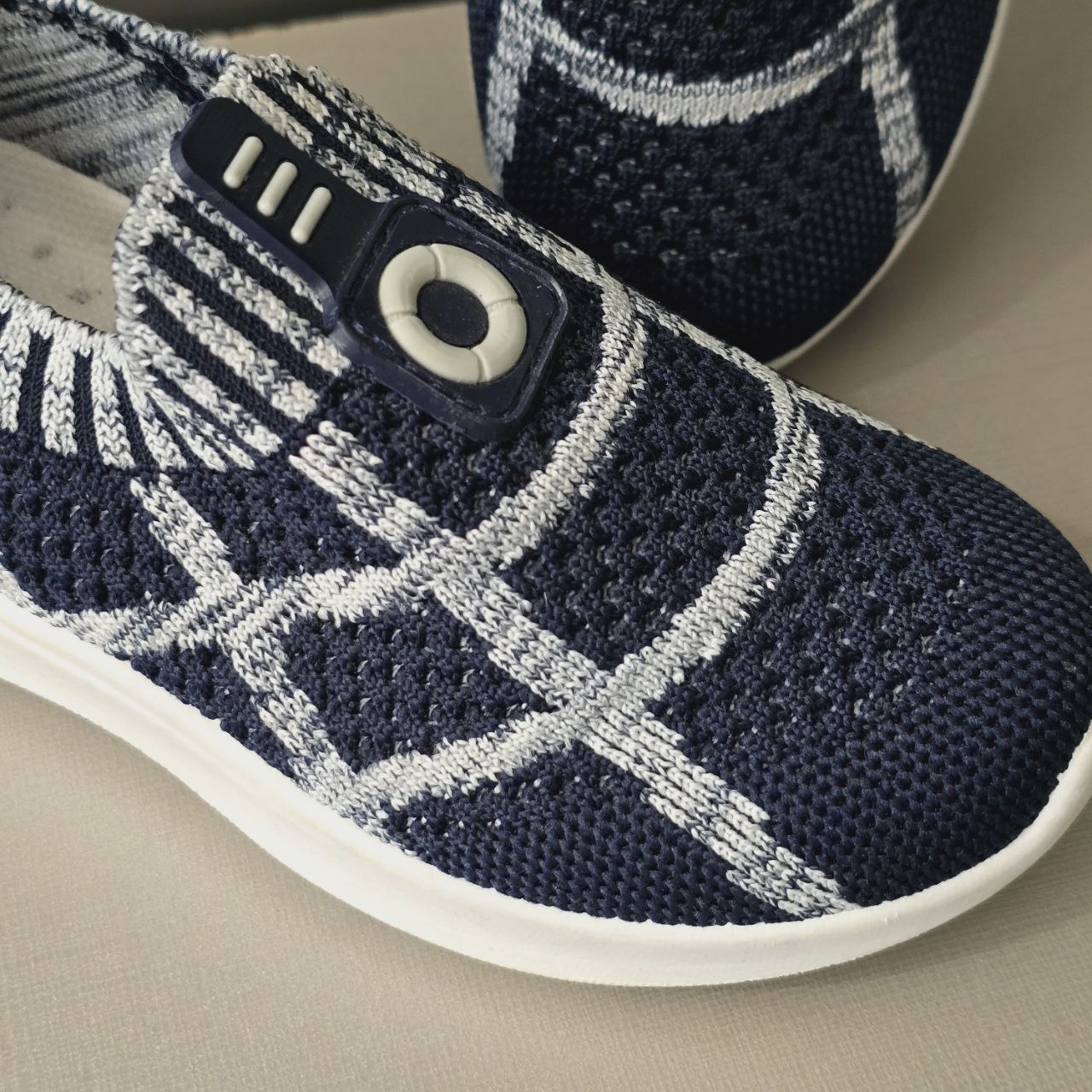 Sneakers For Kids Size 26