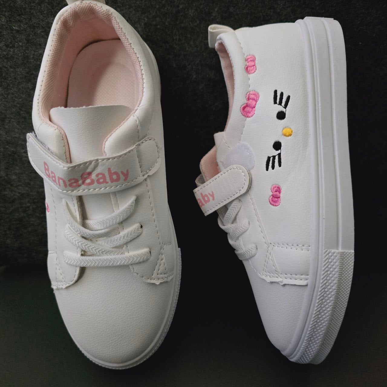 White shoes For Girls Kitty Design Size 33
