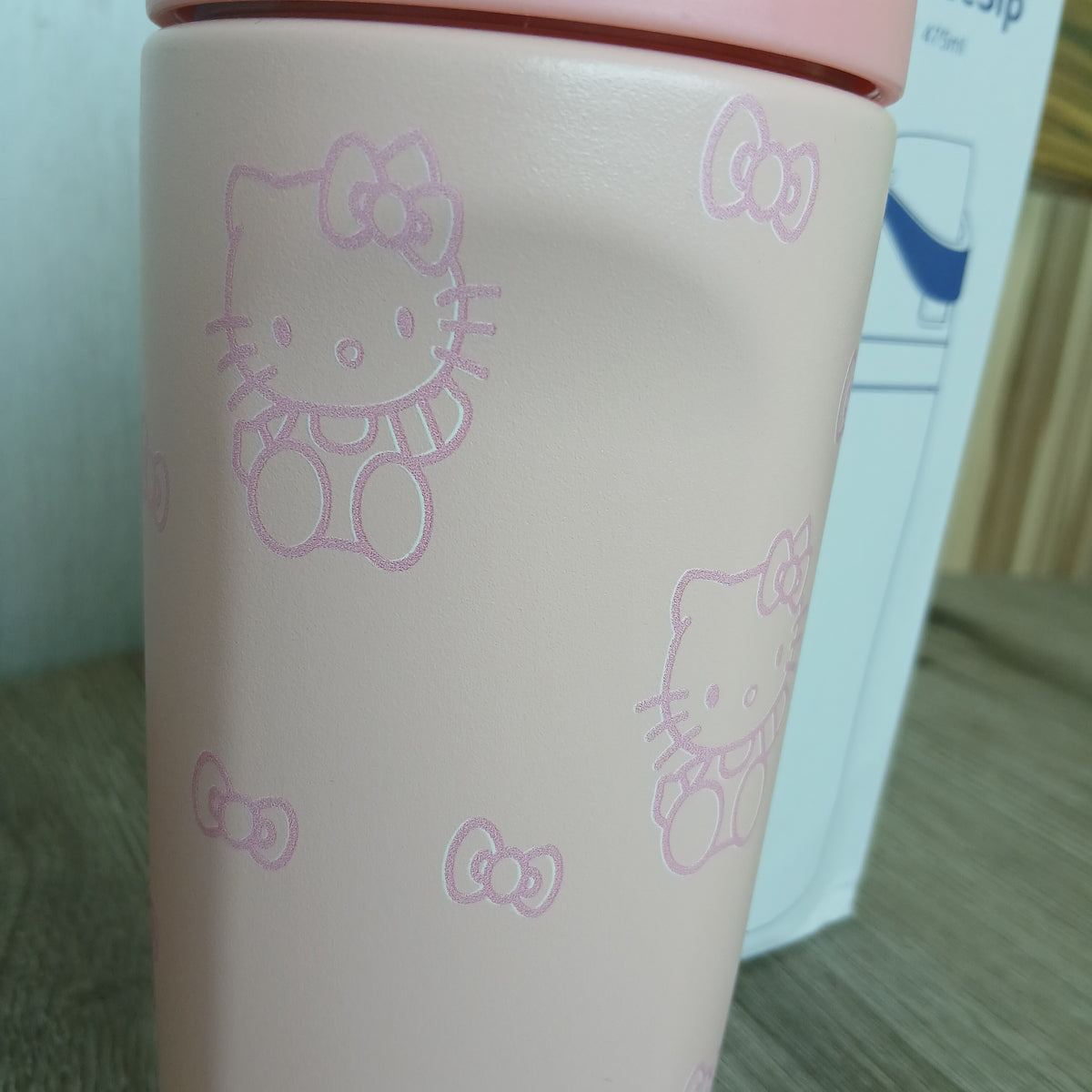 Pink Hello Kitty stainless steel bottle 480ml detail photograph