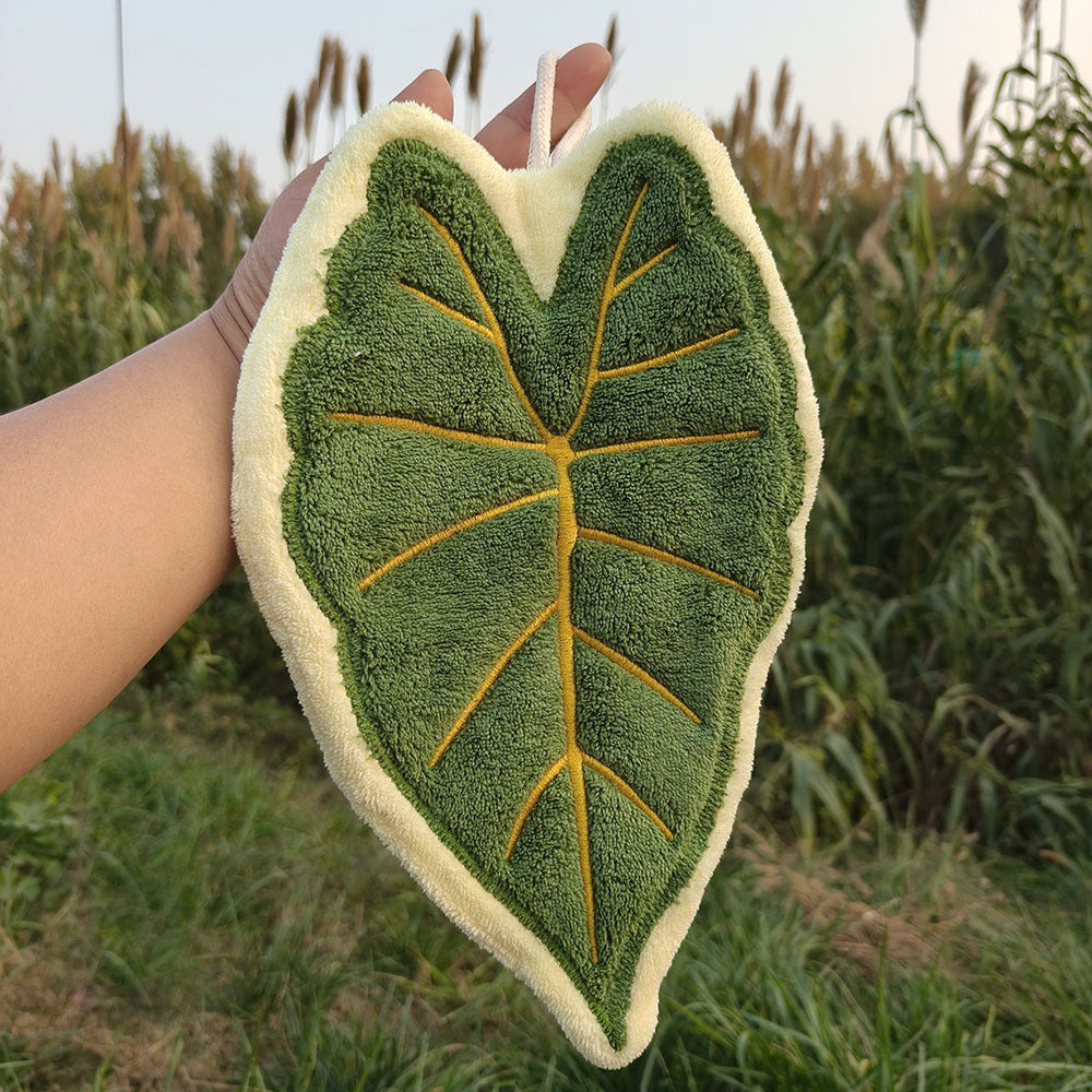 Cute Leaf Hanging Hand Towel – 26 × 18 cm