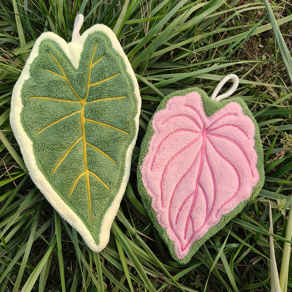 Cute Leaf Hanging Hand Towel – 26 × 18 cm