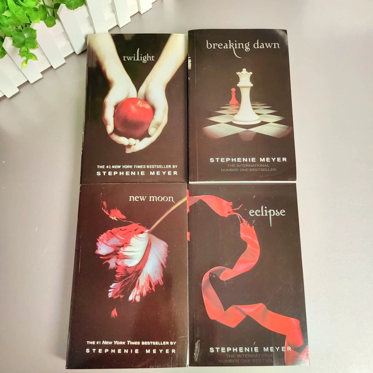The Twilight Saga Complete Collection Box Set – 4 Books by Stephenie Meyer