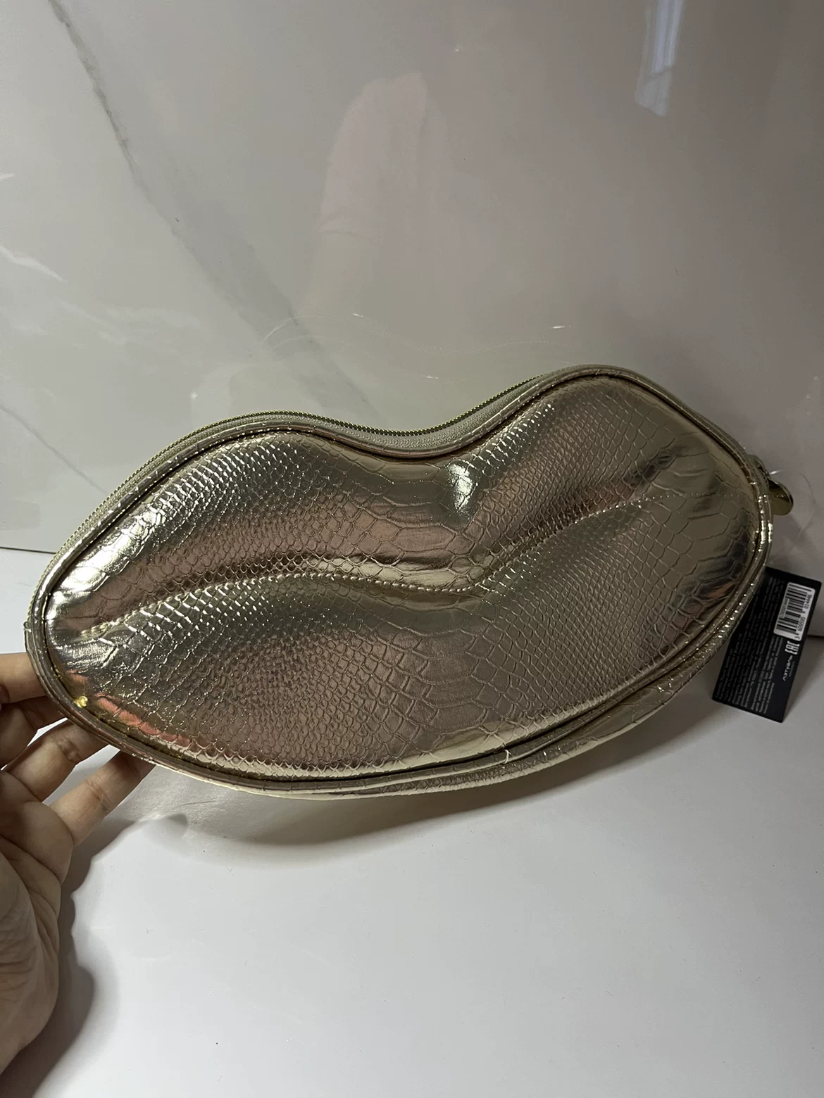 Cosmetic Bag Gold Large Lips Design
