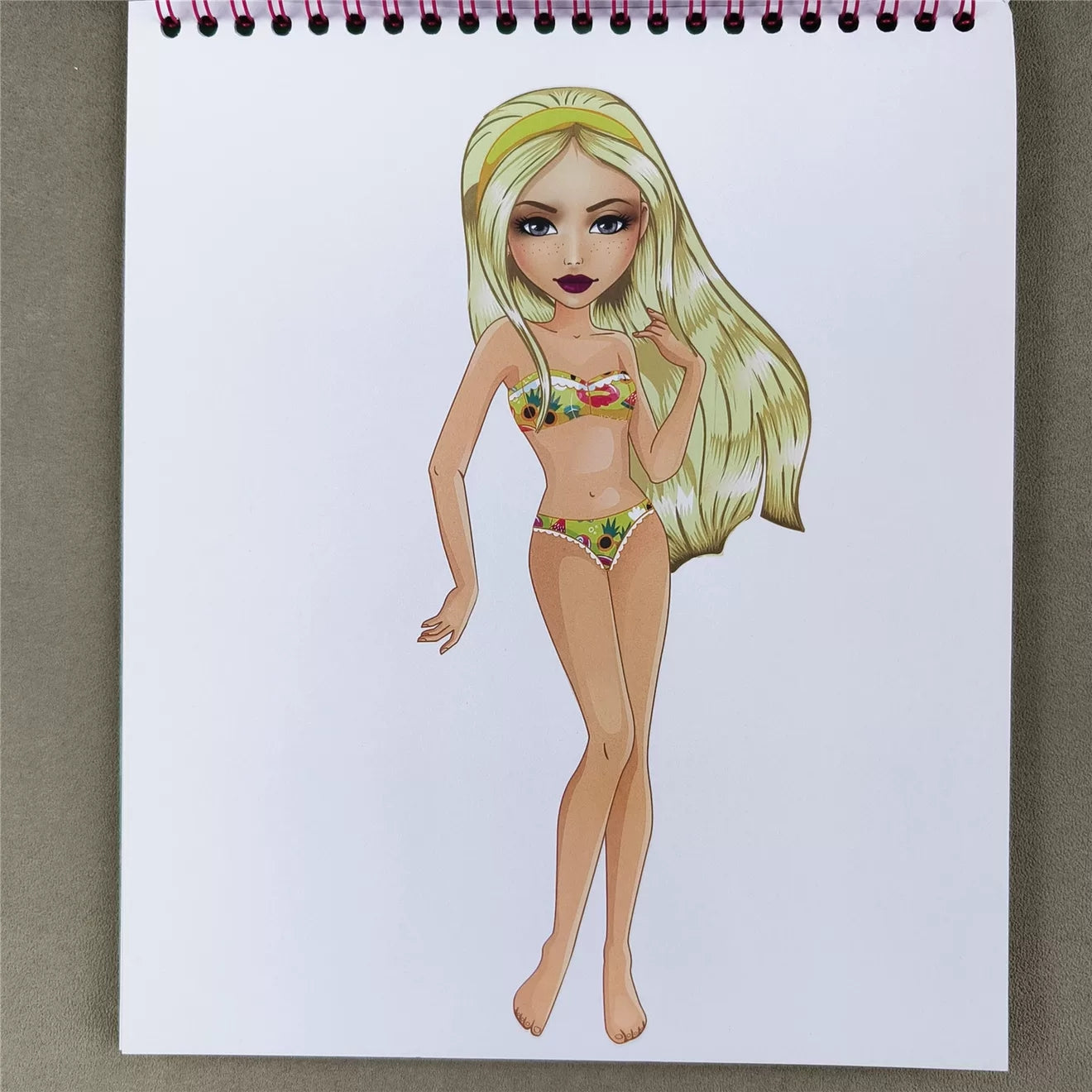 Fashion Design Book " Stickers & Stencils " | Besties | 6+