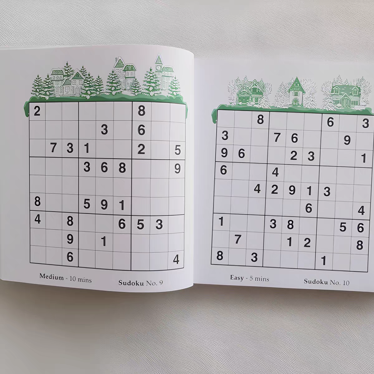 Large Print Christmas 198 Relaxing Holiday Puzzles | Soft Cover | 14+