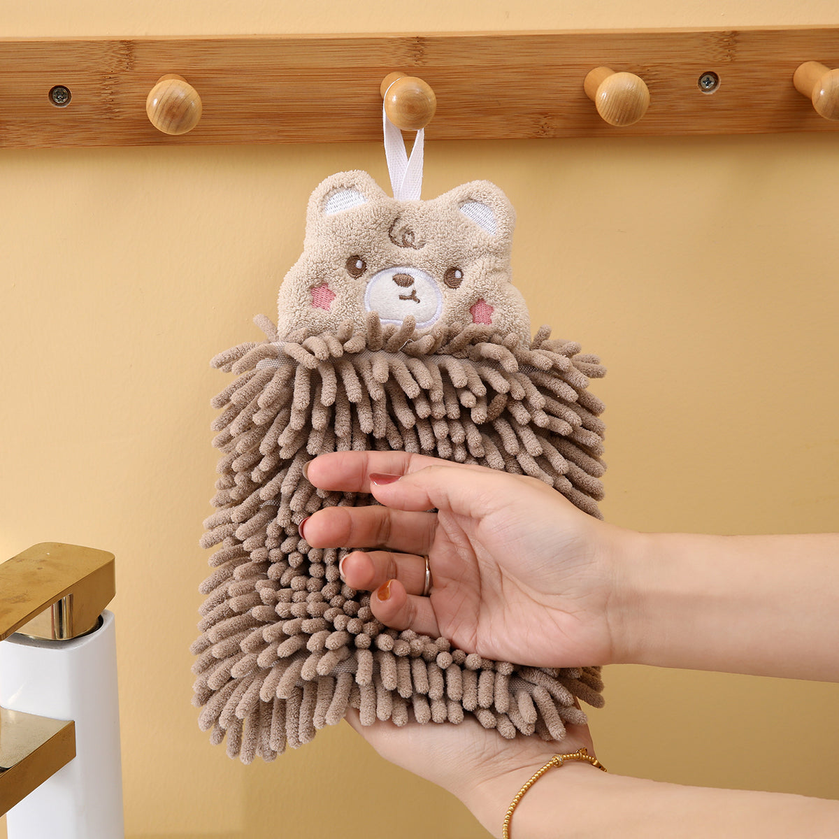 Cute Animal Chenille Hanging Hand Towel – 28 × 18 cm