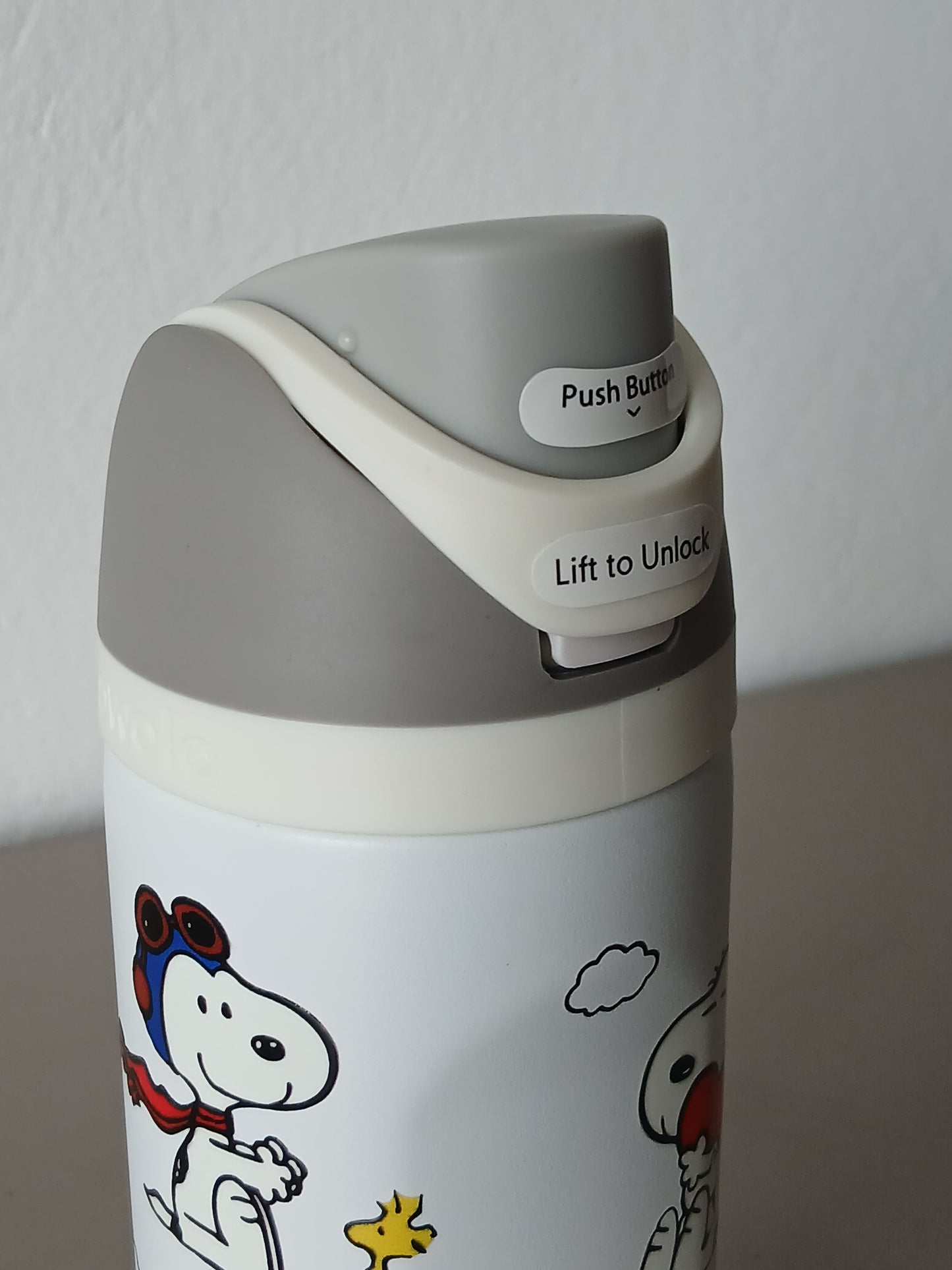 Owala Stainless Steel FreeSip Leak-proof White + Grey Snoopy | 710-950ml