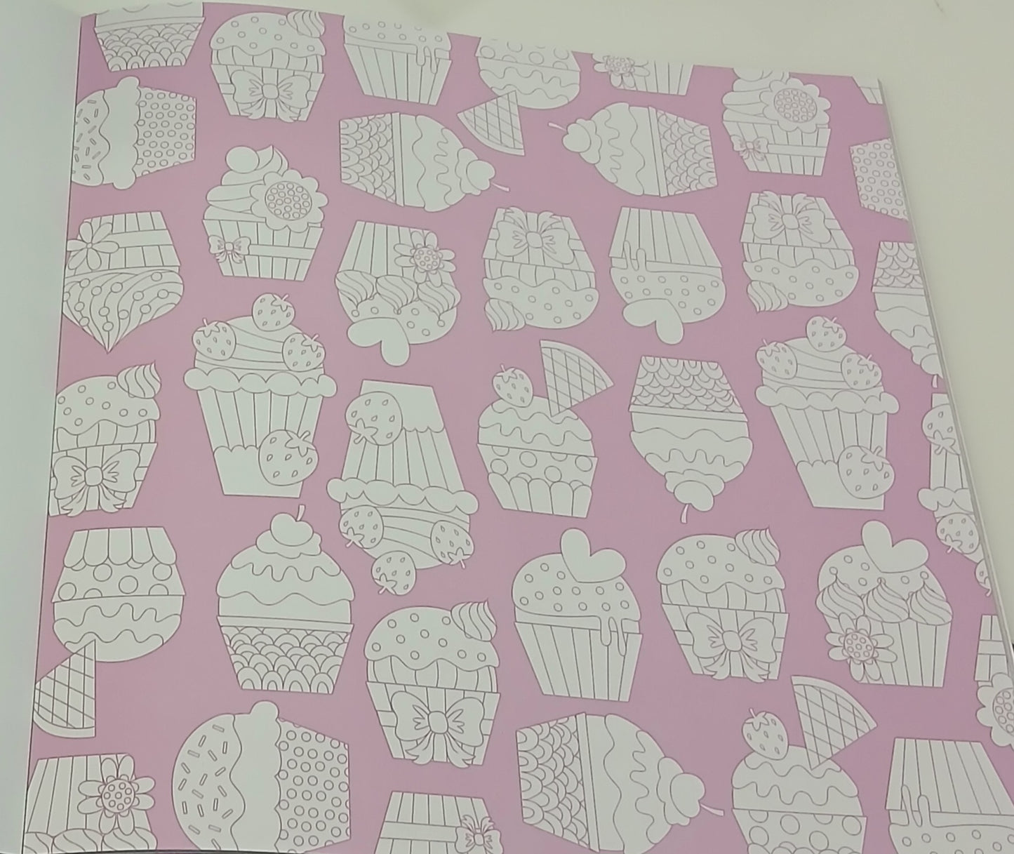 Smiggle By Me! Chic Colour - Colouring Book | 40 Pages | 6+