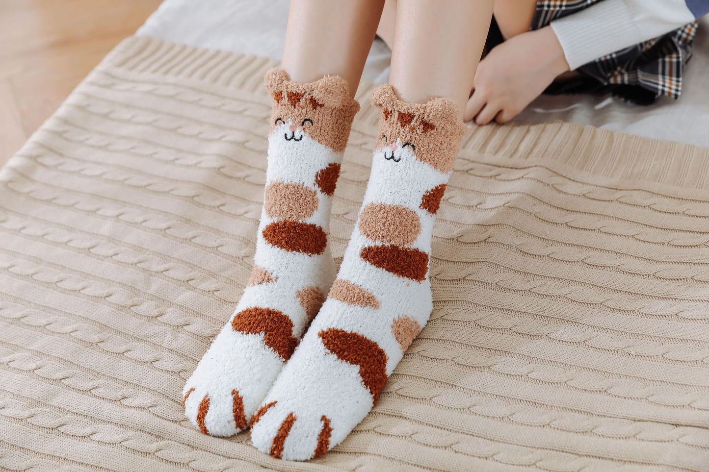 Winter Warm Plush Socks Cat Paw Design 35-40