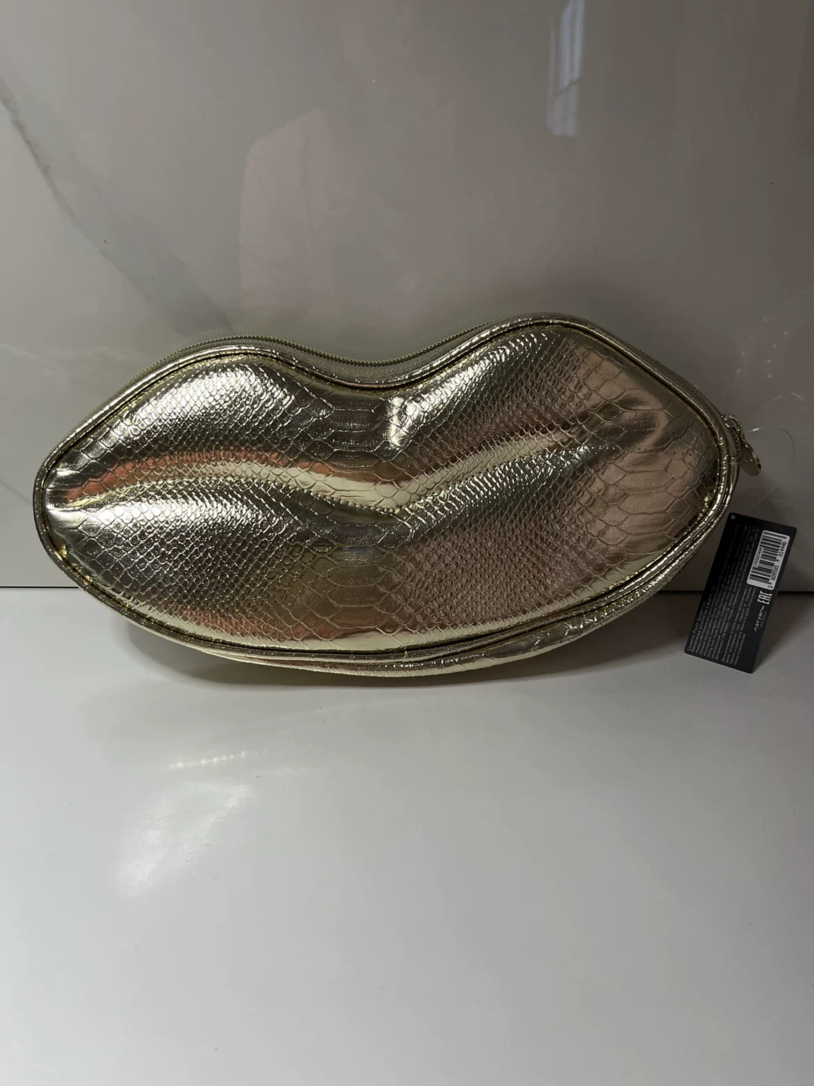 Cosmetic Bag Gold Large Lips Design